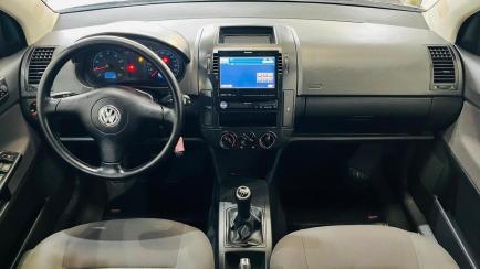 Volkswagen Polo Hatch. Sportline 1.6 8V (Flex)