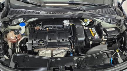 Peugeot 2008 1.6 Allure Pack AT