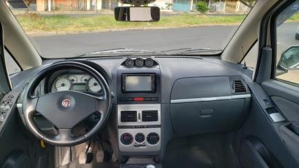 Fiat Idea Adventure 1.8 (Flex)