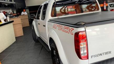 Nissan Frontier XE 4x4 2.5 16V (cab. dupla)