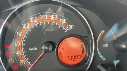 Fiat Uno Vivace 1.0 8V (Flex) 4p