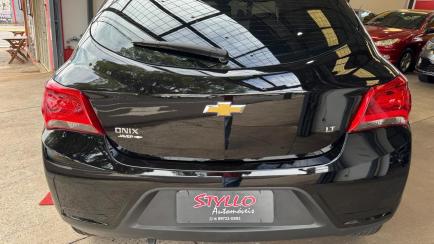 Chevrolet Onix 1.0 LT SPE/4