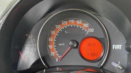 Fiat Uno Vivace 1.0 8V (Flex) 4p