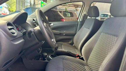 Volkswagen Gol 1.6 VHT Comfortline (Flex) 4p