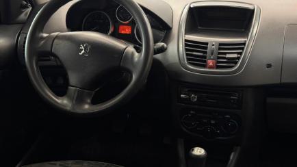 Peugeot 207 Hatch XR 1.4 8V (flex) 4p