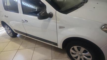 Renault Sandero Authentique 1.0 16V (Flex)