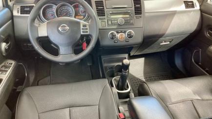 Nissan Tiida SL 1.8 (flex)