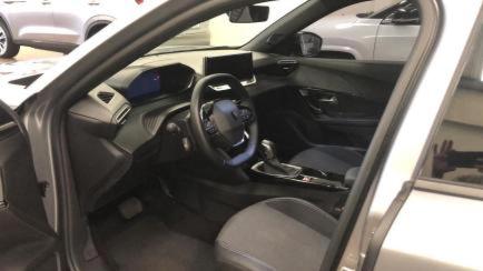Peugeot 2008 1.0 T200 Active (Aut)
