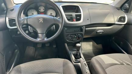 Peugeot 207 Hatch XR Sport 1.4 8V (flex)