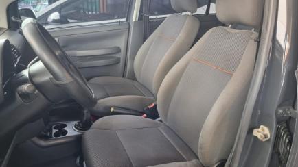 Volkswagen Fox Plus 1.0 8V (Flex)