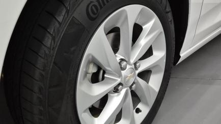 Chevrolet Onix 1.0 LT R7D