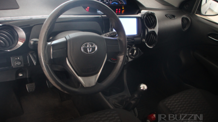 Toyota Etios Hatch Etios X 1.3 (Flex)