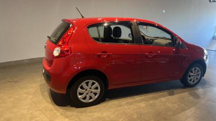 Fiat Palio Attractive 1.0 8V (Flex)