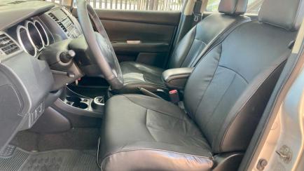 Nissan Tiida SL 1.8 (flex)