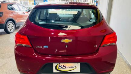 Chevrolet Onix 1.0 LT SPE/4