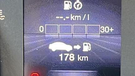 Fiat Cronos Precision 1.8 E.Torq (Flex)