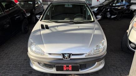 Peugeot 206 Hatch. Presence 1.4 8V (flex)