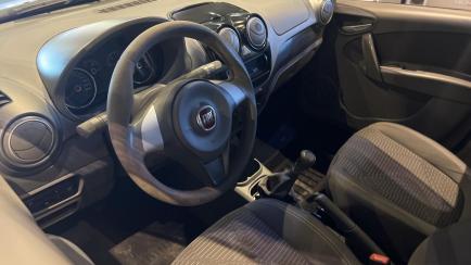 Fiat Palio Attractive 1.0 8V (Flex)