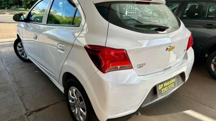Chevrolet Onix 1.0 LT SPE/4