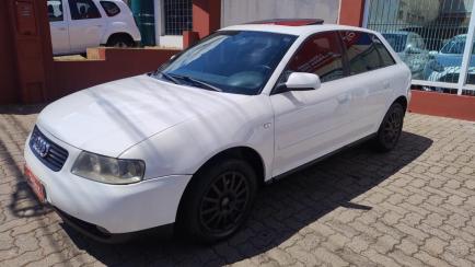 Audi A3 1.8 20V (aut)