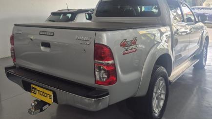 Toyota Hilux Cabine Dupla Hilux 3.0 TDI 4x4 CD SRV Top (Aut)