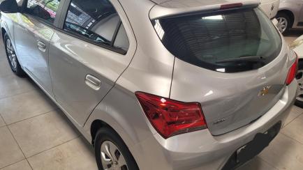 Chevrolet Onix 1.0 LT SPE/4