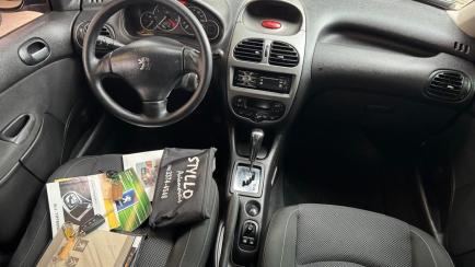 Peugeot 206 Hatch. Feline Automatic 1.6 16V (flex)