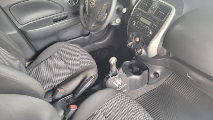 Nissan March 1.0 12V SV (Flex)