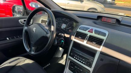 Peugeot 307 Sedan Presence 1.6 16V (flex)