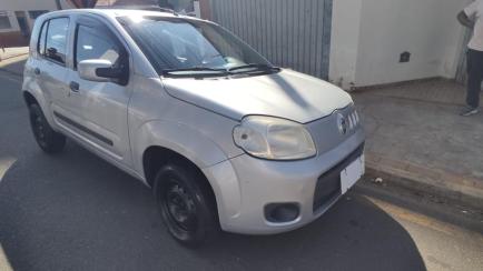 Fiat Uno Vivace 1.0 8V (Flex) 4p