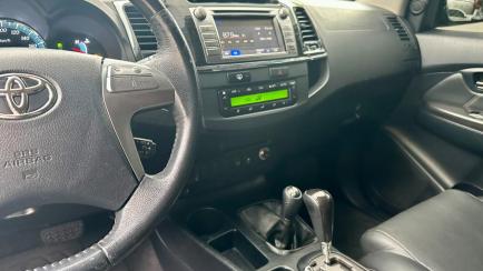 Toyota Hilux SW4 3.0 TDI 4x4 SRV 7L